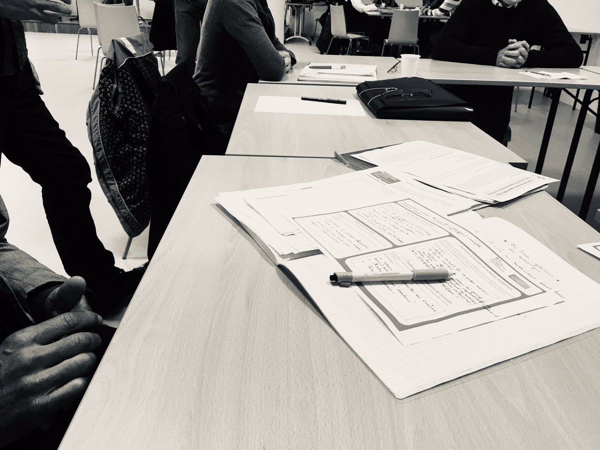 DanePoitiers's tweet photo. Les États Généraux du Numérique #EGN dans @acpoitiers : ce matin, au lycée de la mer et du littoral @LYC_BOURCEFRANC avec les membres du réseau #Éclore : IEN, chefs, RUPN, eRun, parents d’élèves &amp; élèves ! Bravo pour l’organisation et les riches échanges sur #NumeriqueÉducatif 👍 https://t.co/BlUQ9Xle9j
