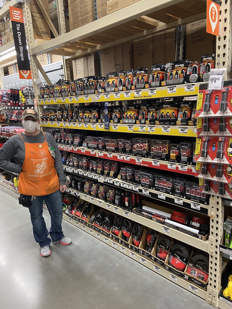 dudecons's tweet photo. Erica has the perfect bay on lock down!! @BrianLyonsHD @karch_mike #d145perfectbay https://t.co/E67qOHJu5O