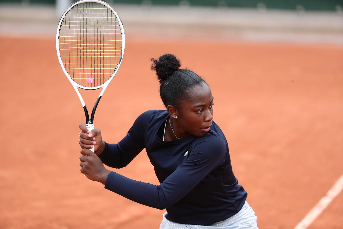 FFT on Twitter: "La jolie "perf" d'Océane Babel ! A 16 ans, l'élève de Noëlle Van Lottum, licenciée au TC Sarcellois, accède au 3e tour du tournoi juniors de #RolandGarros en battant