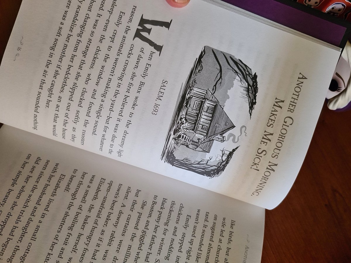 potter_pan's tweet photo. Y la novela que trae la historia de la película (con muchos añadidos) y la secuela con la hija de Max y Alison como prota. Y dibujitos así de chulos.
#HocusPocus
#HocusPocusCollection https://t.co/M7bFckFwwD