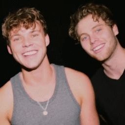 Random Lashton pics that I like                  ~a thread
