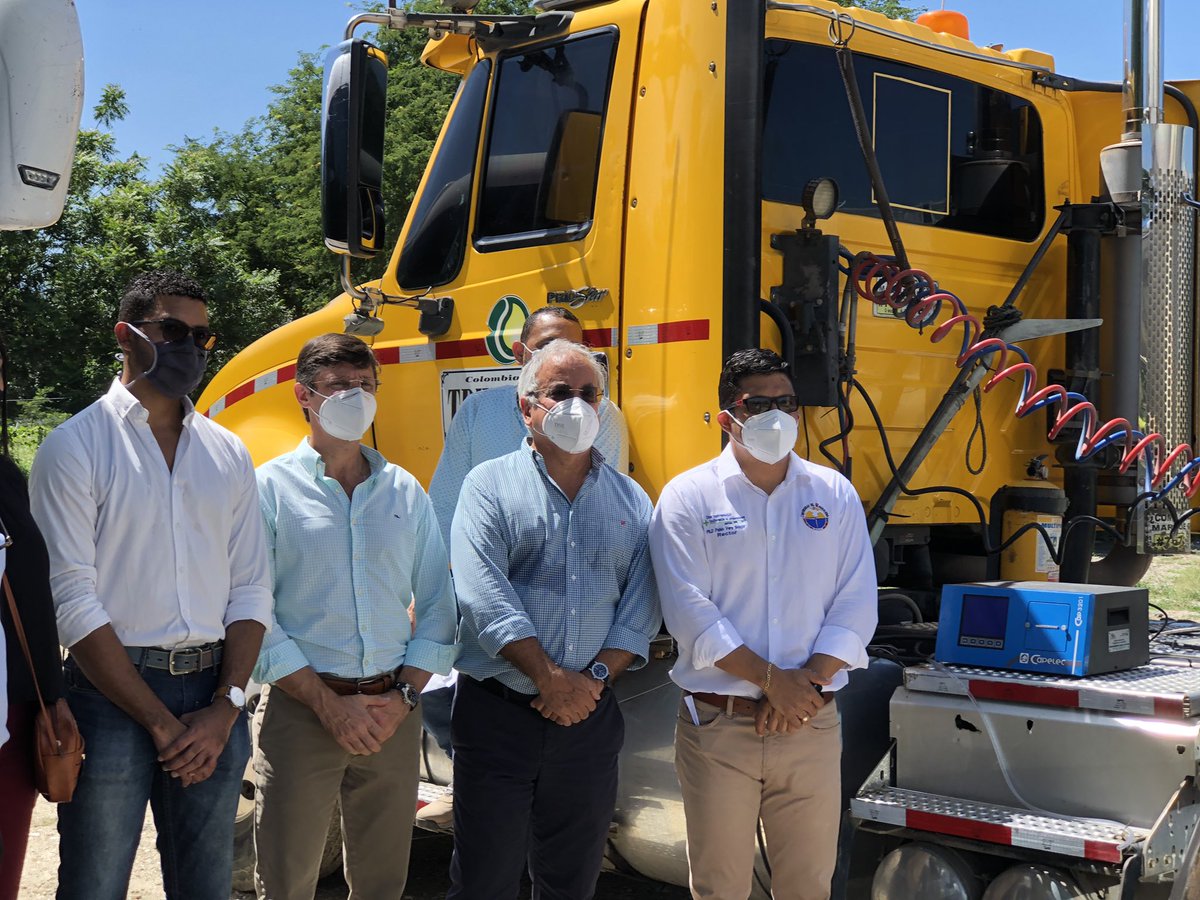 bgreenoficial's tweet photo. Con este medidor los estudiantes podrán hacer la medición y estudio de 5 gases CO, CO2, HC, O2 y NOx. 

¡Gracias a @unimagdalena por trabajar con nosotros! https://t.co/s7ybRw06fo