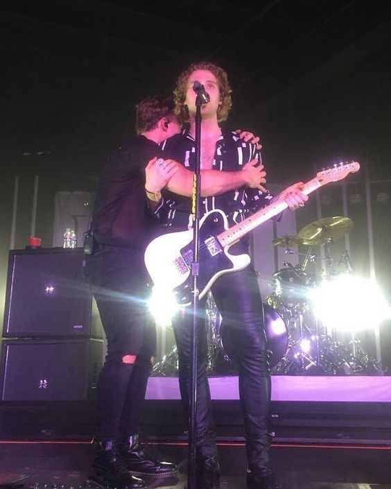 Random Lashton pics that I like                  ~a thread