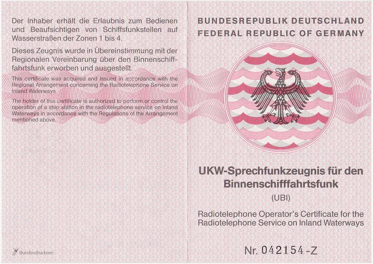 FLUSSundSEE_BB's tweet photo. DIE TAGE werden gefühlt kürzer - das Wasser KÄLTER
..Zeit für die Aufrüstung der persönliche Qualifikationen ?

Funkzeugnis Binnen wäre so ein Thema - Revier ? inkl.
https://t.co/RADbVrrwMY
Wassersport Binnenschifffahrt Schifffahrt Funk UKW UBI Motorboot Segelboot Schleuse Kanäle https://t.co/BnJ1b5EofW