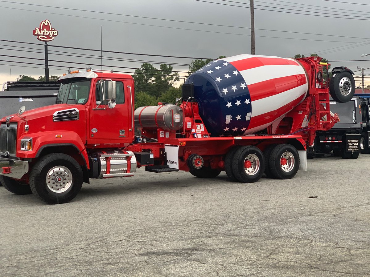 PiedmontTrucks's tweet photo. We are LOVING Loflin Concretes @WstrnStarTrucks #4700SF #Mixer!
.
.
.
.
#trucks #westernstar #ford #piedmont #concrete #work #jobsite #triad #NC https://t.co/Hx90MFBfhU