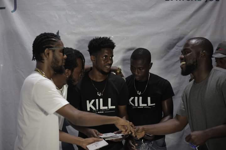 ghananewsfile's tweet photo. @_Lyricaljoe should I open my diary on the #killalbum? Work work work
Watch out for #BillGates fam...🔥🔥🔥 https://t.co/2nj5q2c7cZ