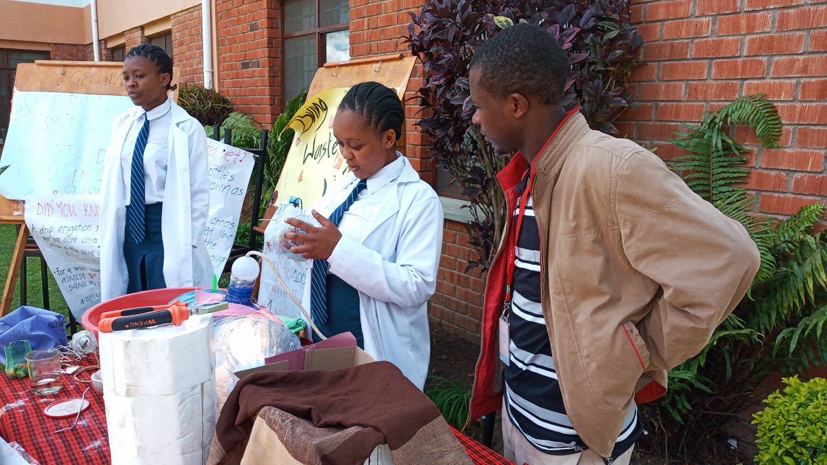 @fuesstem Empowering young people  including  girls to engage in STEM projects.
Science Fair at School of St.Jude.