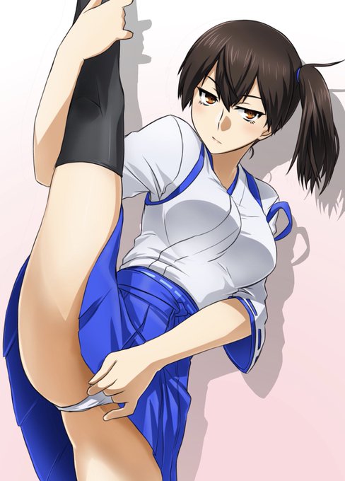 出遅れた気もするけど一回くらい描いときたいI字バランス
#艦これ #加賀 