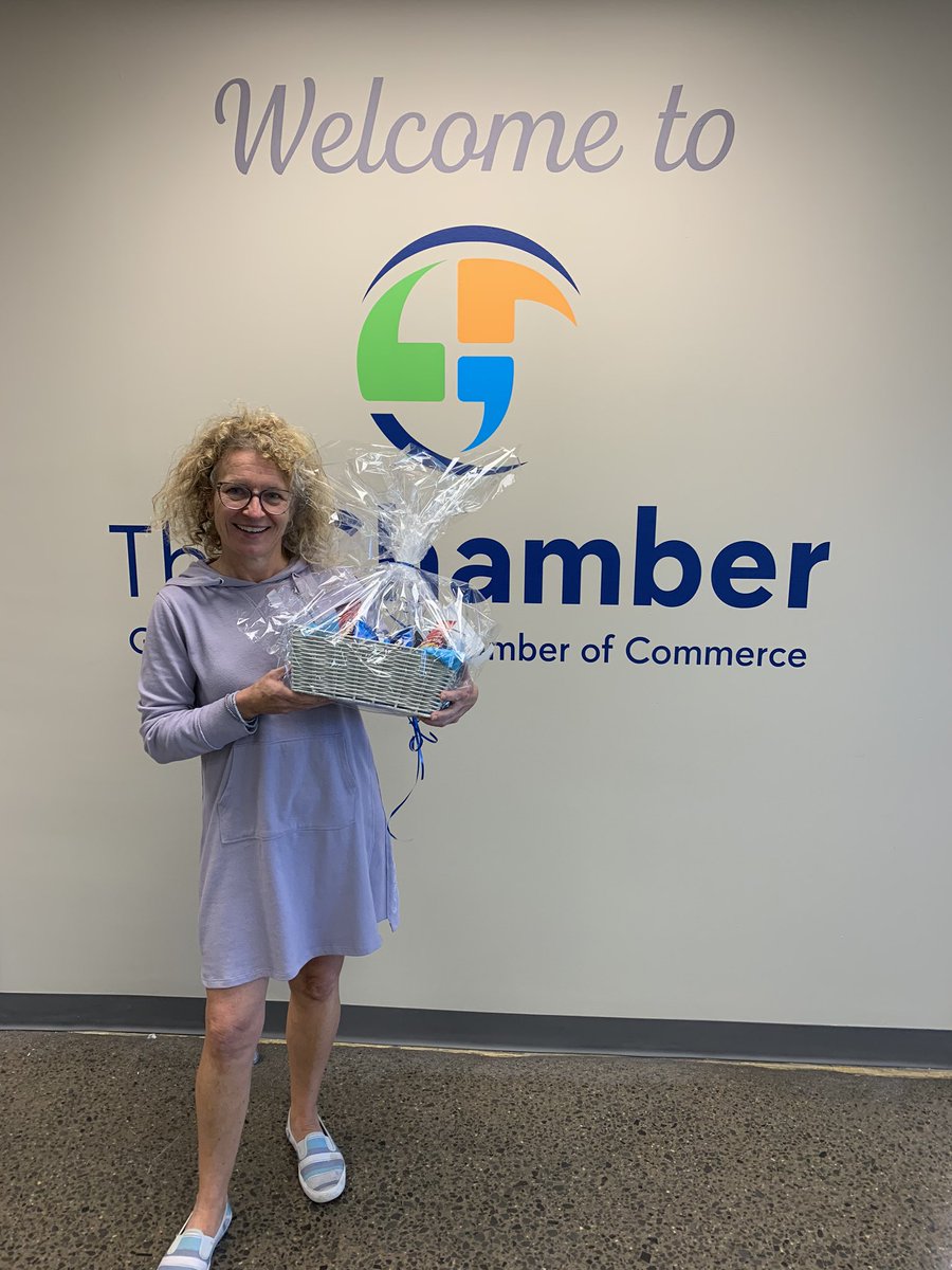 EventsDana's tweet photo. Congratulations Wendy Vuyk! Enjoy your staycation. @KCHCsocialmedia Thank you @CourtyardKtown @LandmarkCinemas @MontanasBBQ for the amazing donations @ChamberYGK https://t.co/mjkeTtoPwP