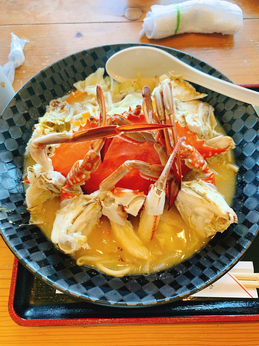 どんぐり 今日のお昼ご飯は カニちゃんぽん 久しぶりのカニ 実家が昔は漁業やっていたので 懐かしい味 カニと言えば やっぱりワタリガニ でも やっぱり食べ方難しか 竹崎カニ 佐賀 太良町 ちゃんぽん カニちゃんぽん