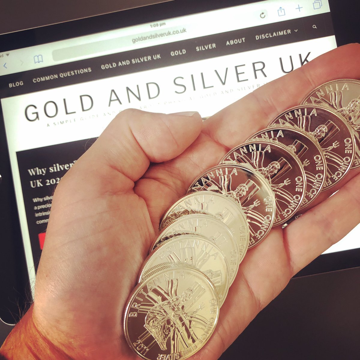 UKGoldandSilver's tweet photo. Love these 2011 #Silver 1oz #Britannias 🥈👍 

#goldandsilveruk #silver #realmoney #goldbullion #silverbullion #bullion #silverstacking #silverstackingcommunity #goldandsilver #silverbritannia #silveruk #silverstackingculture #stackinggold #stackingsilver https://t.co/aZ0xz7lRup