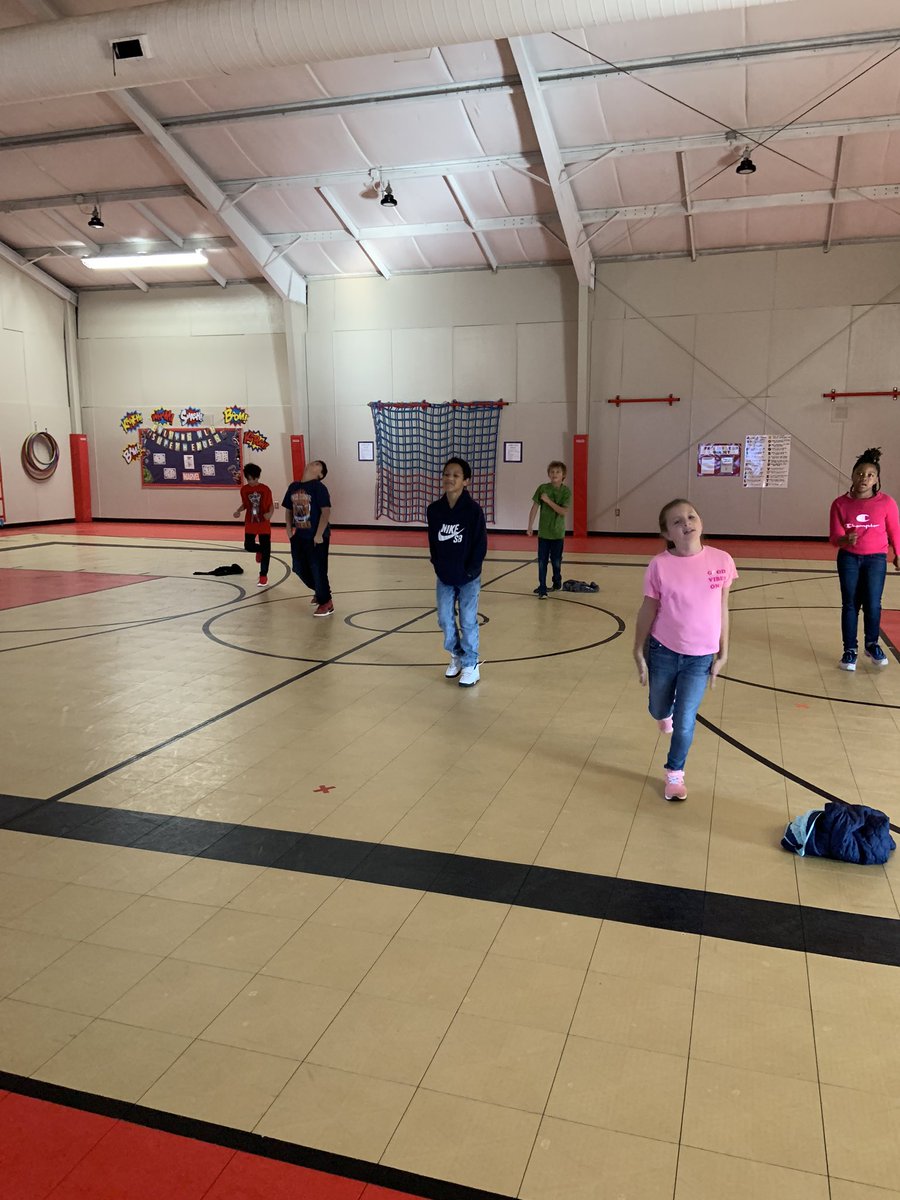 Mrs_Coach_Angel's tweet photo. 4th grade is BACK!!!!! A little sleepy but they made it! @OHES_Covington @MrsBiglow @AmyLynn_8 https://t.co/uUuJC2apkD