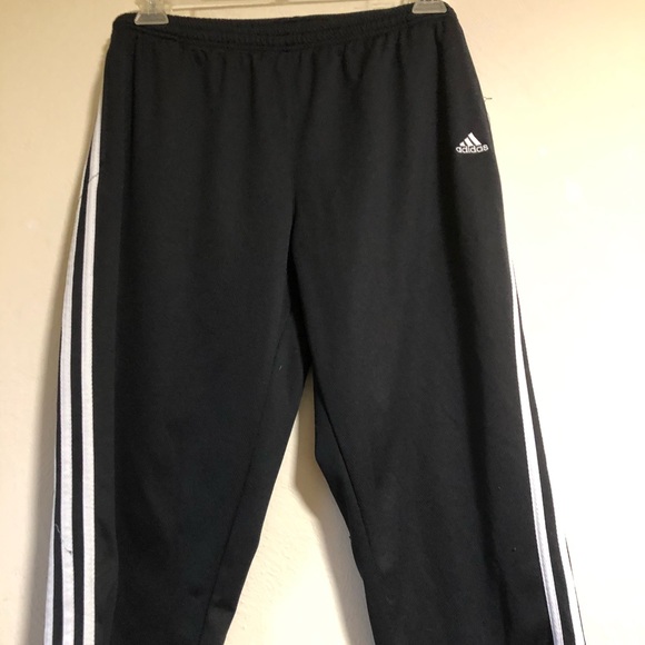 msmc92's tweet image. So good I had to share! Check out all the items I'm loving on @Poshmarkapp #poshmark #fashion #style #shopmycloset #adidas: posh.mk/gZpaNCZWkab