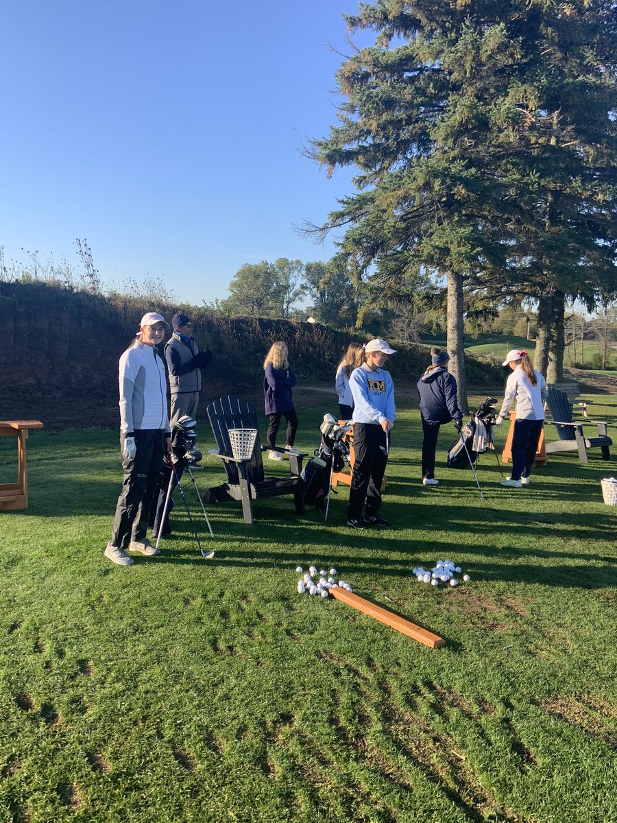 KMGIRLSGOLF's tweet photo. KMGIRLS preparing for sectionals! Gonna be a great day!! #roadtostate #puttless https://t.co/vylD2vrFuE