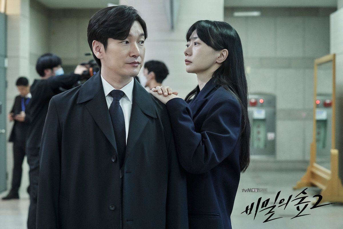 SarahBz17's tweet photo. I couldn't thank enough to all the cast, production ..of #SecretForest2 it's a long ride and  I really enjoyed it.  #ThankYou_Stranger2 for the best story, the best acting, and for everything. This truly a very well-made drama https://t.co/Ri3fyTAlRe