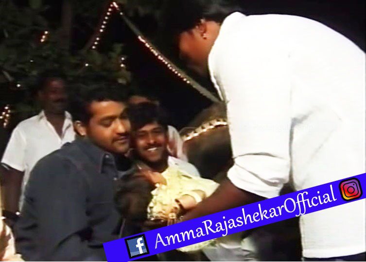 ammarajshekar's tweet photo. Unseen and rare pic of @ammarajshekar with @jrntr and @actorprabhas at family function
#ammarajshekar #FunctionTime #jrntr #prabhas #biggboss #biggbosstelugu4 #starmaa #nagarjuna #tollywood #massraja #ammarajashekar #ammarajasekhar https://t.co/hrKztZCqgQ