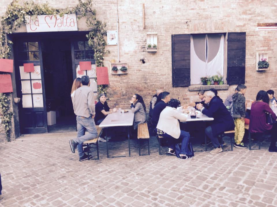 Outdoor wine and truffle dinner - One of the many rituals I take you to experience. Register now for #2021! italianatours.com #italianatours #italianatours #italy #loves_italia #italygram #italytravel #italy_photolovers  #italianadventure #italianwinelover #foodieswanted
