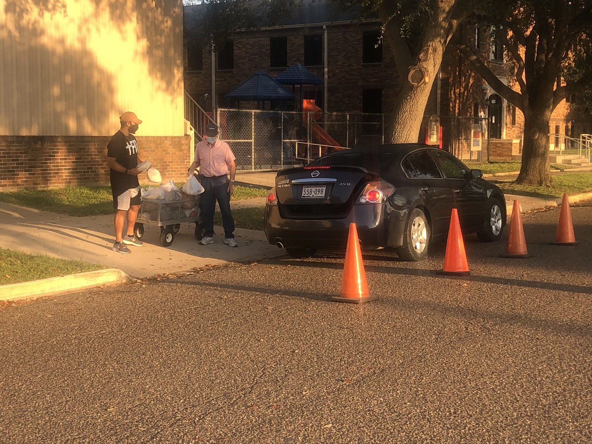 jptaguilar's tweet image. Food pantry distribution day #fbcweslaco #handsandfeetofjesus #bethechurch