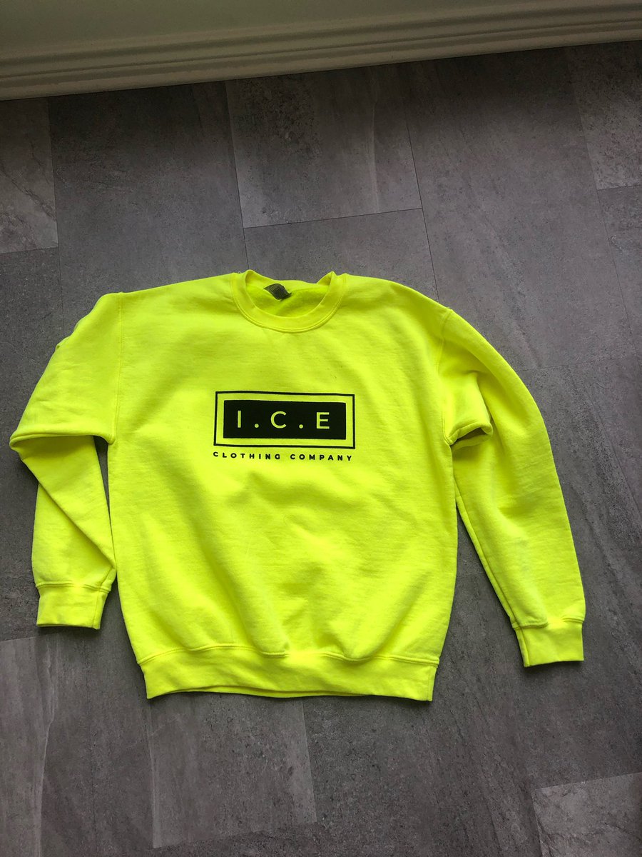 LakyndraL's tweet image. What’s the best way to make a fashion statement? @LorriAllenTV Design your own! Clark Edwards is the CEO of his clothing brand I.C.E. and I had the pleasure with talking with him for #featurewriting class!