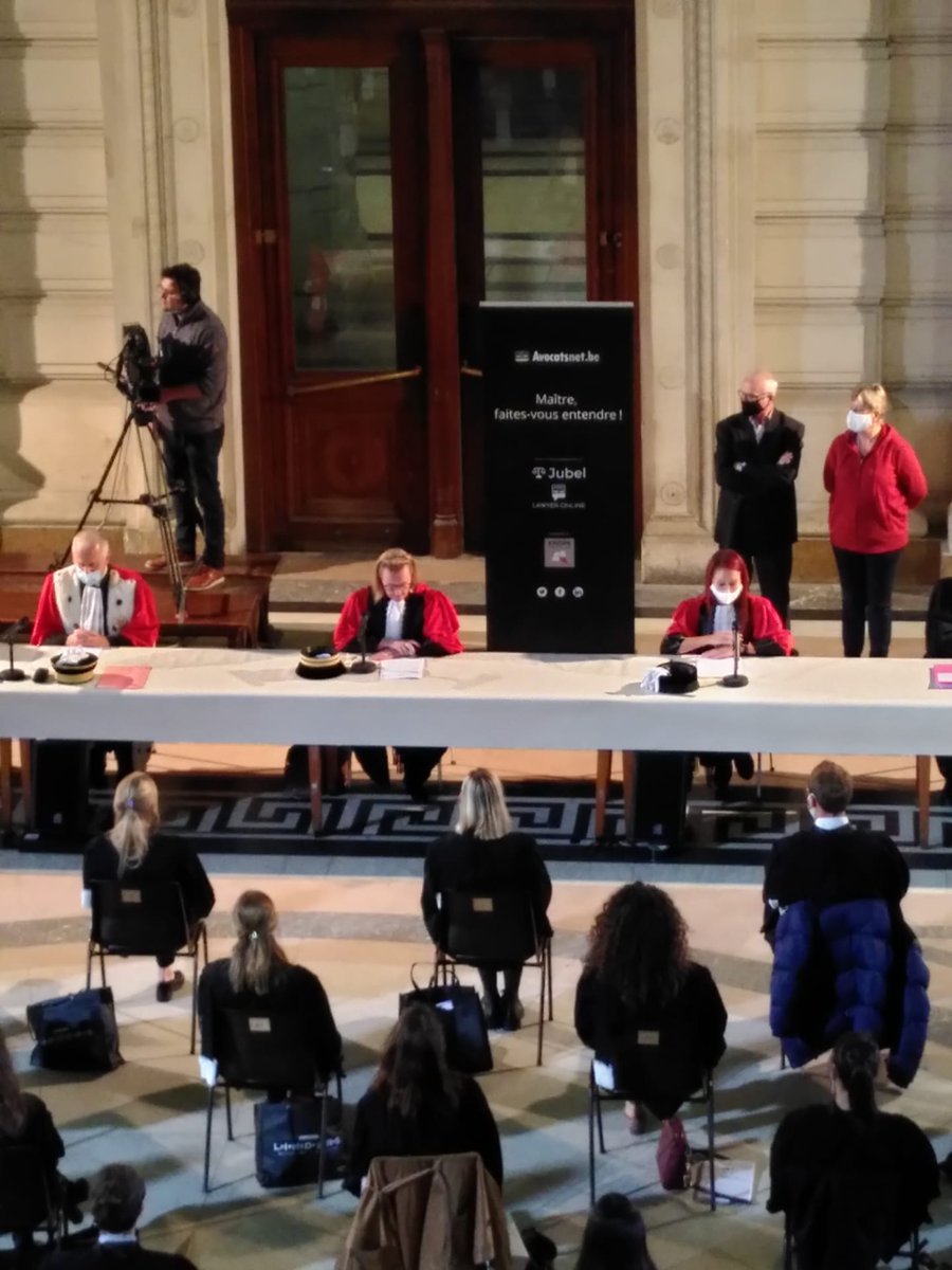 Avocatsnetbe's tweet photo. Deuxième session des prestations de serment @AvocatsBXL et #Barreau de #Nivelles à Bruxelles aujourd'hui📽️Prestations de serment individuelles et reportage global bientôt sur https://t.co/H8q9T4xcD3 Merci partenaires @KnowlexBE @INGBelgique #CPAH et @AvocatsBXL et @BalieBrussel https://t.co/aI45cSpMLr