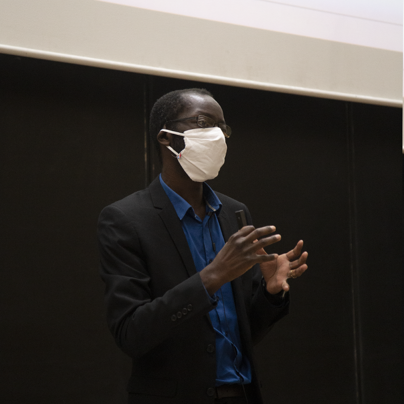Mines_Paris's tweet photo. 👨‍🎓En direct avec @joel_ntsonde, doctorant au @CGS_MinesParis, pour sa brillante soutenance de thèse !
Entre utopie et action collective, comment accompagner la transition des territoires vers l'#economiecirculaire ?  https://t.co/EV7LYgxzQH #DocteursPSL #ColDocPSL #DocteursMines https://t.co/WOf8vjJKbz