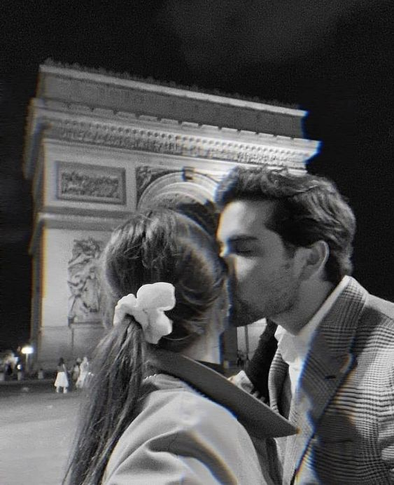 kalbimden nefreti aklımdan geçmişi sırtımdan o yükleri al bu gece