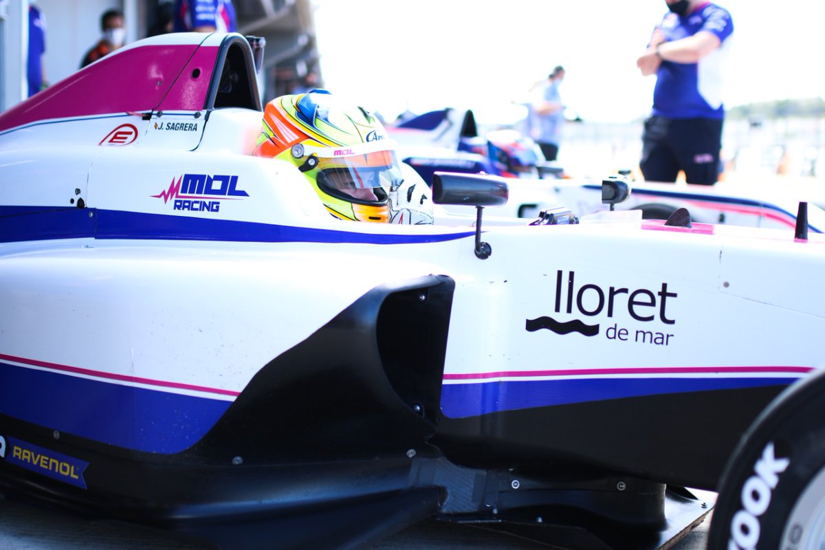 🧠 El último repaso al circuito justo antes de pisar a fondo. 💫

#MOLRacing #F4Spain #Formula4