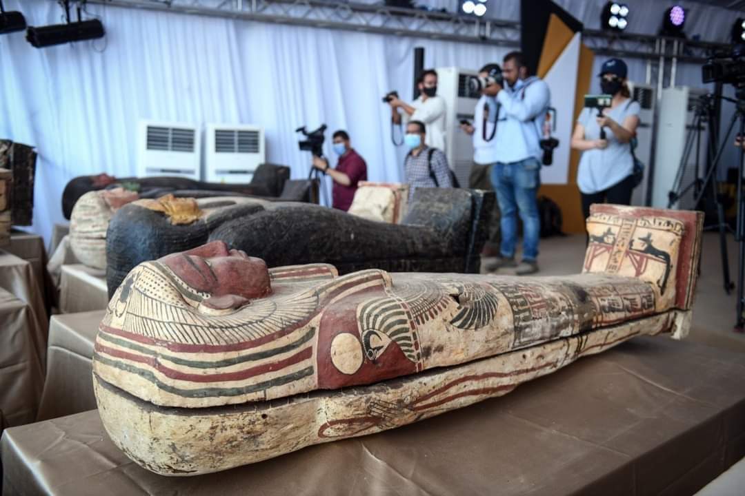 abimbolamini's tweet photo. Egypt announces the discovery of 59 well-preserved and sealed ancient coffins that were buried more than 2,500 years ago

The coffins were discovered at the UNESCO world heritage site south of Cairo, along with 28 statues of the ancient Egyptian God Seeker https://t.co/hTGzGj0X82