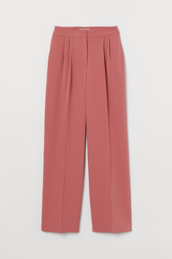 PriceReel's tweet photo. Culottes and this rose hue are trending all fall long

Get the look: https://t.co/tJirsADV5e https://t.co/8bm1j55k67