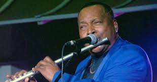 Hoy está de aniversario el Premio Nacional de Música José Luis Cortés, popularmente conocido como El Tosco. Mis más sinceras felicitaciones maestro. 
#CubaEsCultura #LaMúsicaPorCuba