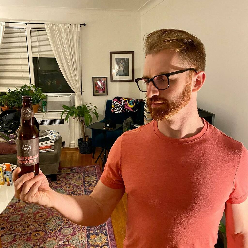 PatrickBenedict's tweet photo. @kingjamieversion contemplating life in 2020 whilst drinking Benedict Beer Blog’s Carnivorous Conifers West Coast IPA is not the hero we need, he’s the hero we deserve right now.
#benedictbeerblog #beerselfie #westcoastipa #hoppy #hopheads #craftbeergee… https://t.co/Swcjq8osDI https://t.co/Hq34582pBN