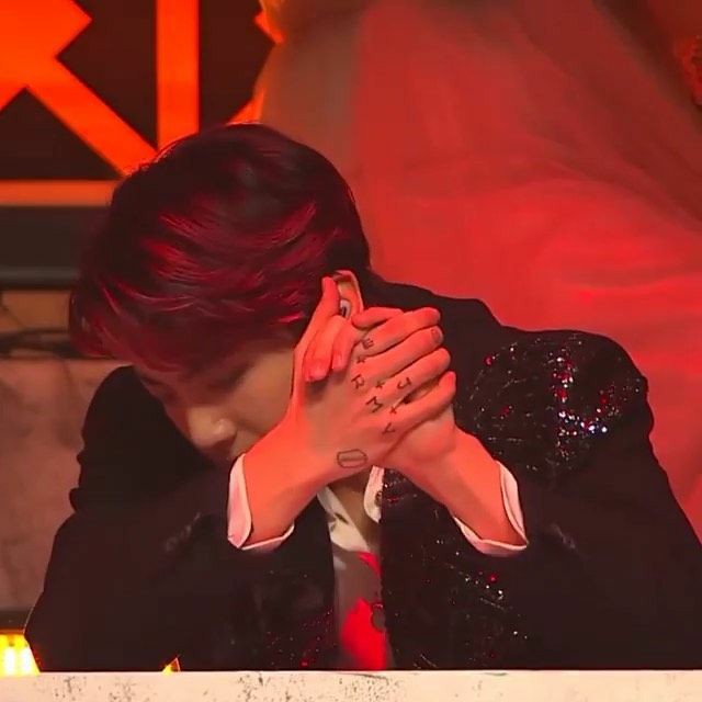 my personal favourite hairstyles of jungkook without further explanation: a thread