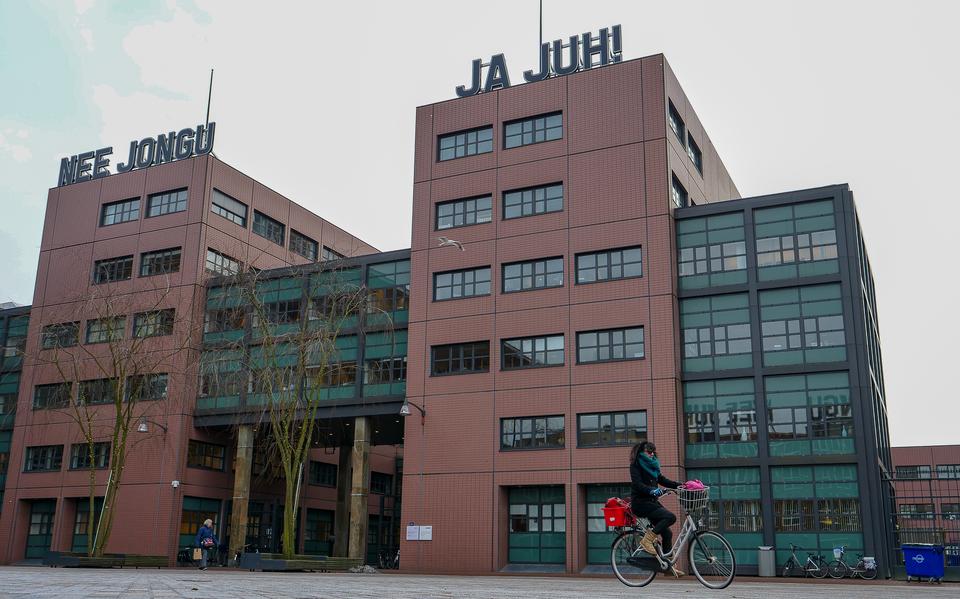 Coffeeshophouder Drachten boos op burgemeester Smallingerland: 'Ik voel mij een beetje verraden': LEEUWARDEN