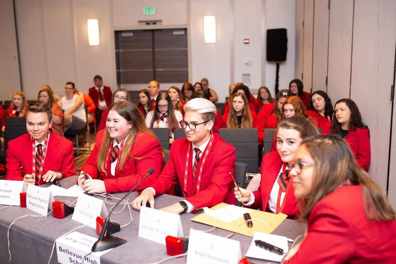 NationalFCCLA's tweet photo. Interested in competing as a team? Grab your FCCLA family and participate in FCCLA/LifeSmarts Knowledge Bowl!

Online testing ends October 15 and the 40 top teams will earn the opportunity to register and compete at the Virtual Leadership Experience!

#fccla #fcs #beyondmeasure https://t.co/mu5BDoKBzI