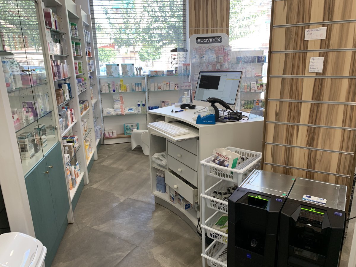 CashInfinity_es's tweet photo. Comenzamos la semana con una nueva instalación de CashInfinity CI-10 en una farmacia con #Farmatic. Queda pendiente la adecuación del espacio. #gestionefectivoenfarmacia #cashinfinity #kioscocash https://t.co/OOE5B8Jhk1