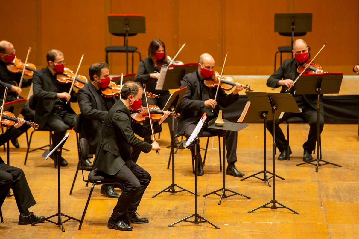 PalacioOpera's tweet photo. Gracias a todos los que que os habéis acercado para disfrutar de una noche mágica este pasado sábado. ¡Ha sido un placer contar con la Orquestra De Camara Galega sobre nuestro escenario! 🎼
#Groba #culturasegura #ocga #coruna
Más imgs en https://t.co/ccaxaYnyEd 📷 Dani Cabanas https://t.co/zVtLiawvSX