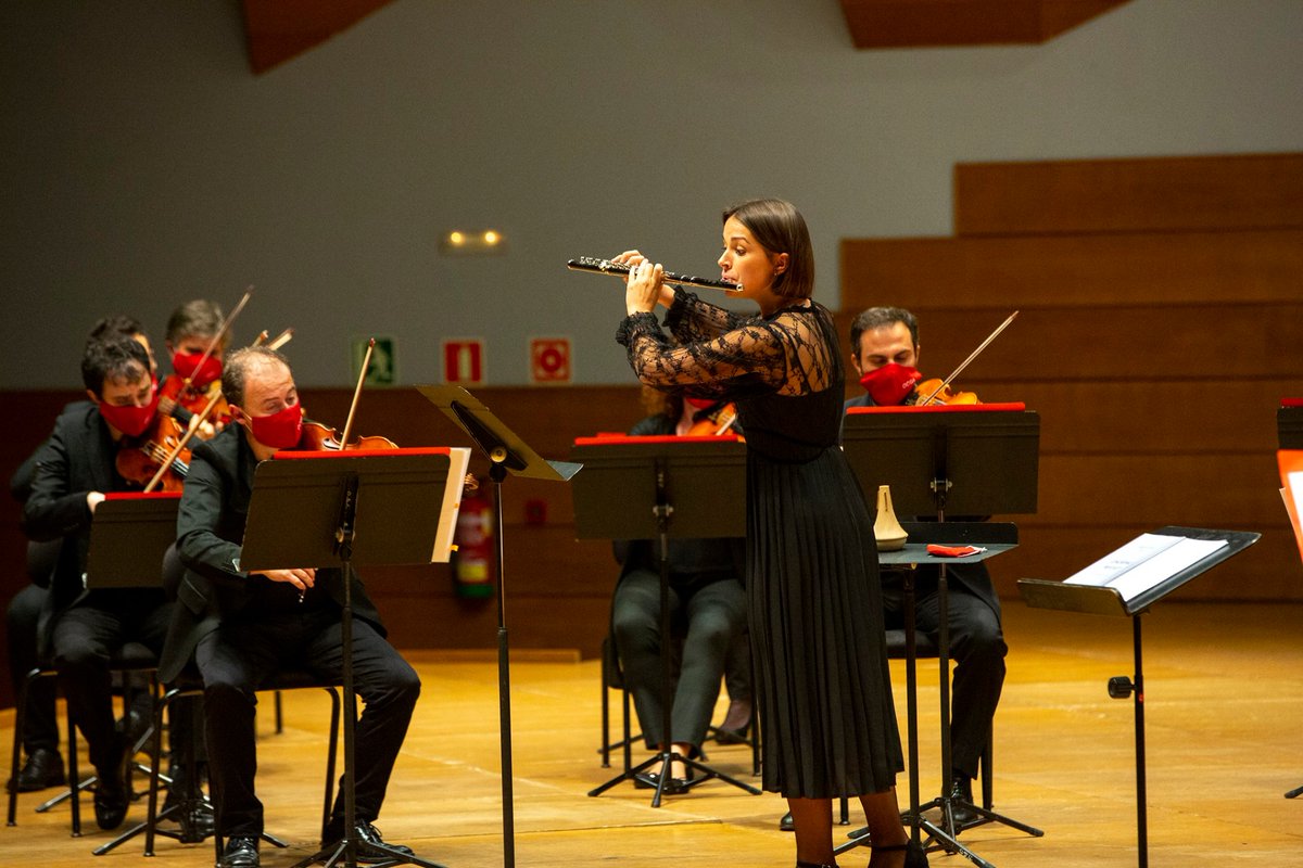 PalacioOpera's tweet photo. Gracias a todos los que que os habéis acercado para disfrutar de una noche mágica este pasado sábado. ¡Ha sido un placer contar con la Orquestra De Camara Galega sobre nuestro escenario! 🎼
#Groba #culturasegura #ocga #coruna
Más imgs en https://t.co/ccaxaYnyEd 📷 Dani Cabanas https://t.co/zVtLiawvSX