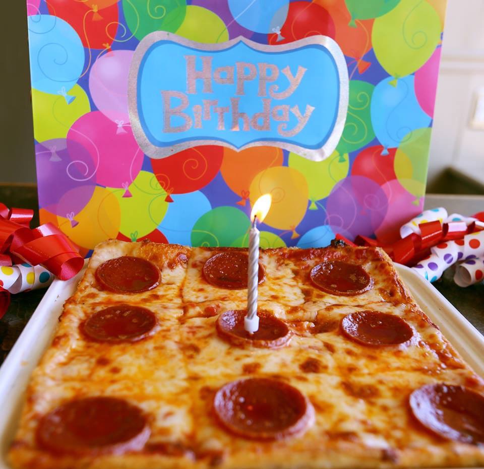 🎂#LedoPizza Birthday Giveaway 🎂

WE ARE GIVING AWAY (1) 
$65 LEDO PIZZA GIFT CARD! 

RETWEET &amp; FOLLOW TO BE ENTERED TO WIN! 
(1 winner picked randomly at 9pm on 10/5/20) 

Thank You for 65 Great Square Years #LedoFam! ❤️

Order.ledopizza.com