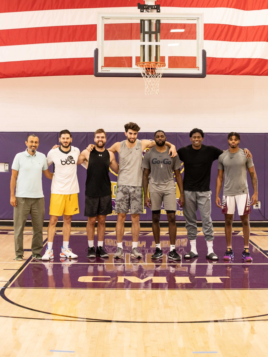 Always good to practice; especially if by chance #NBA star Admiral Scofield of Washington Wizards stops by to check out the progress &amp; talent abundant throughout our DMV area! @CharterPgcps <a href="/WashWizards/">Washington Wizards</a> <a href="/CMITAcademy/">CMIT North HS,PC</a> #repthedistrict #ChartersWork #STEAMazing #MdCharterSchools 🏀😻