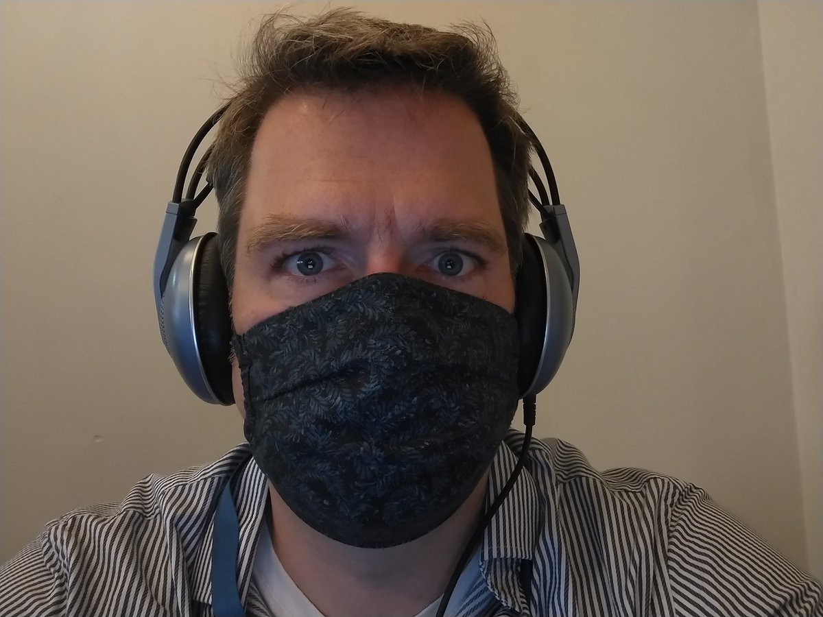 wg_ellenbroek's tweet photo. Welcome to #dutchbiophysics. I didn't wear my mask on stage, but this is how I attend the rest of the meeting. https://t.co/rQ2tjuDhgR