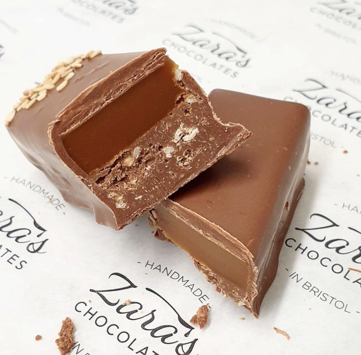 Oh my <a href="/ZarasChocolates/">Zara's Chocolates</a> 😻 Look at those brand new snack bars....