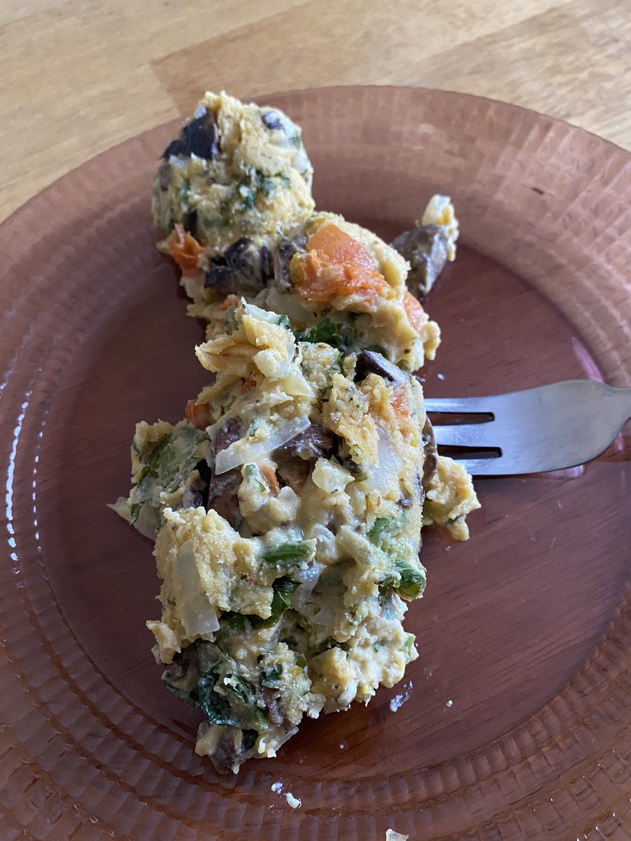 ComedianTyRaney's tweet photo. Good Morning!!! Chickpea omelette with plum tomatoes, sweet onions, portobello mushrooms and jalapeños. #Veganish #RaneyDays https://t.co/k4SAST4iYX