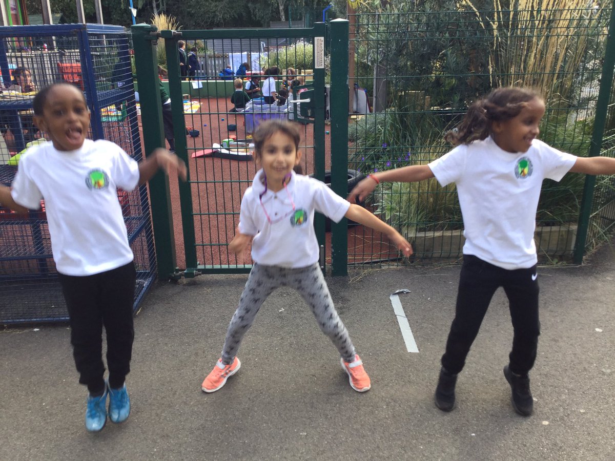 SpringCPS's tweet image. Year 2 have been investigating what exercise does for our hearts! We learnt where to find our pulse and how to count our heart rates #year2 #year2science