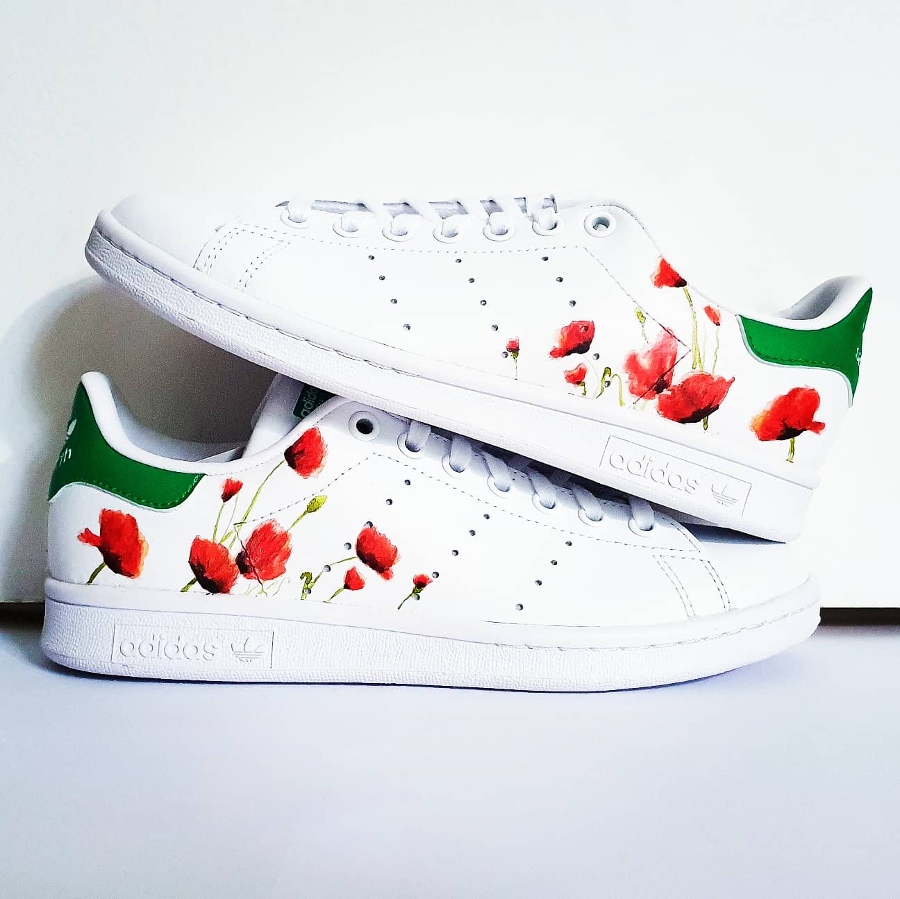 Stan smith hotsell with flowers