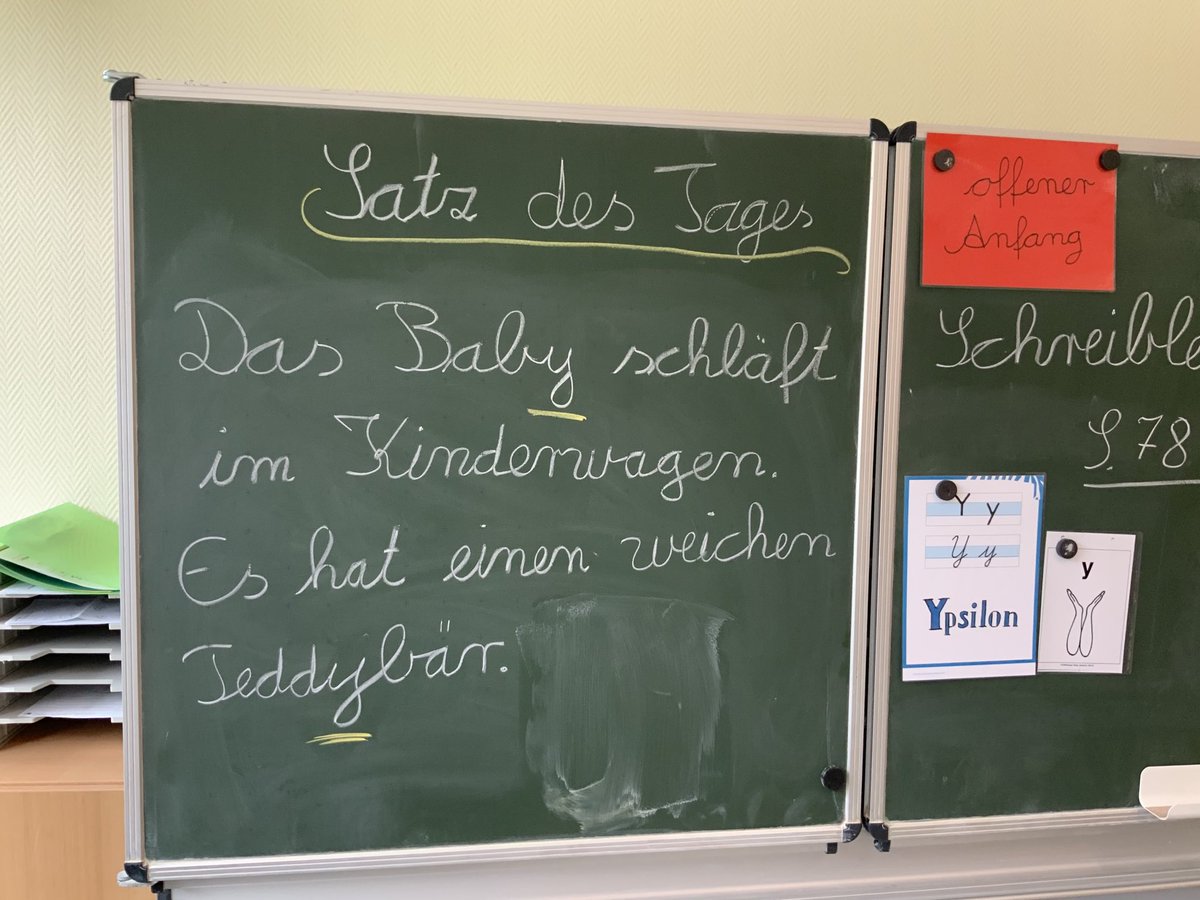HelgaLerch's tweet photo. Der Satz des Tages an der Grundschule am Frankenwall in #Asbach. Der neue Buchstabe „y“ wird auf vielfältige Weisen eingeübt. Traditionell und digital. https://t.co/68o50qVhHV