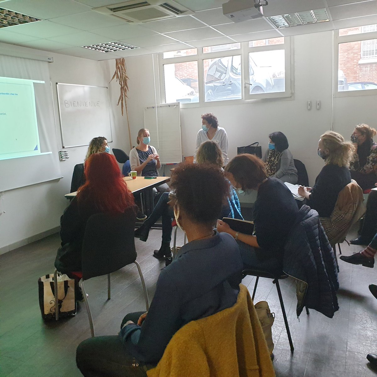 CampePhilippe's tweet photo. Pour favoriser la #mixité au sein des porteurs de projet et soutenir les #femmes à créer leur propre entreprise @pole_emploi de #Conflans organise un workshop dédié aux femmes pour aider à élargir le champ des possibles. Merci aux partenaires associés #Gidef #socialbusiness https://t.co/oOAX5YGE7m