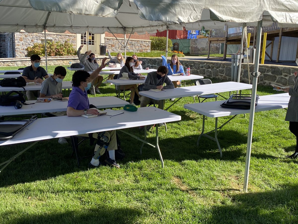 McDonoghSchool's tweet photo. Honors Bio, Spanish II, and Honors English are taking advantage of this beautiful fall day to #learnoutsidetheclassroom. #800acresofopportunity https://t.co/0nST6tMmbK