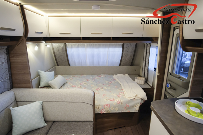 caravanasanchez's tweet photo. Ya la tenemos aquí 🤩 La nueva caravana KNAUS SPORT SILVER SELECTION 580 QS. ¿Buscas una caravana para toda la familia? Descubre todo el equipamiento que la marca alemana incluye para esta próxima temporada 2021. https://t.co/0tQdjhjynN #knaus #caravanas #temporada2021 https://t.co/UTIbARuzTC