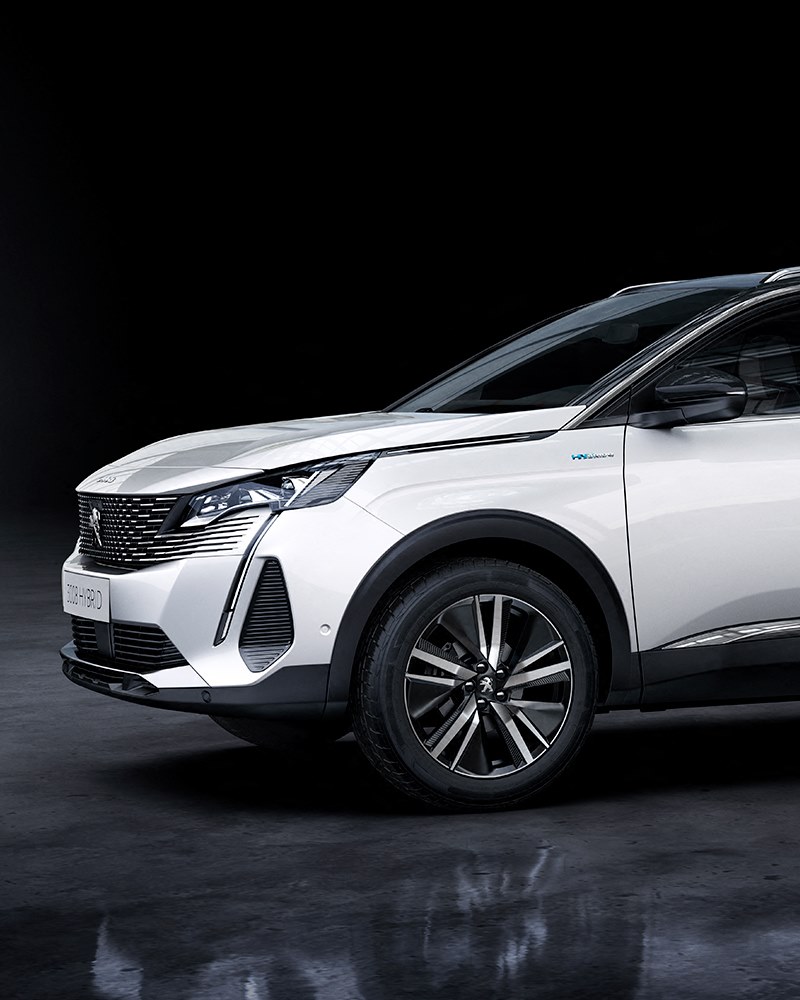 #SUVPeugeot3008 revela su fuerza y ​​carácter. Embárcate en un universo tecnológico y disfruta de una experiencia de conducción #PlugInHybrid #UnboringTheFuture