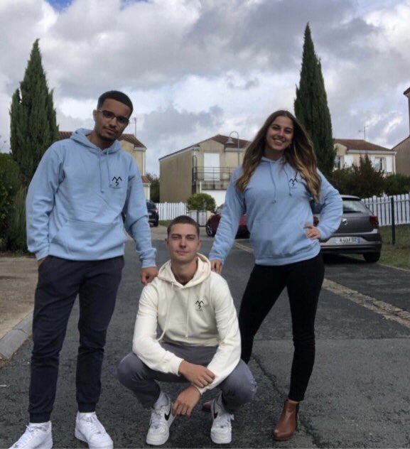 MSPoitiers's tweet image. 𝗦𝗜𝗨𝗨𝗨𝗨 !! 𝗟𝗲𝘀 𝘀𝘄𝗲𝗮𝘁𝘀 𝗮𝗿𝗿𝗶𝘃𝗲𝗻𝘁 💥💥

Coloris bleu et crème bientôt disponibles en pré-commande ! 🥰